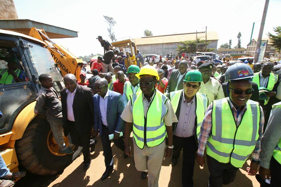 Governor Kiraitu Murungi commissioned a key road .