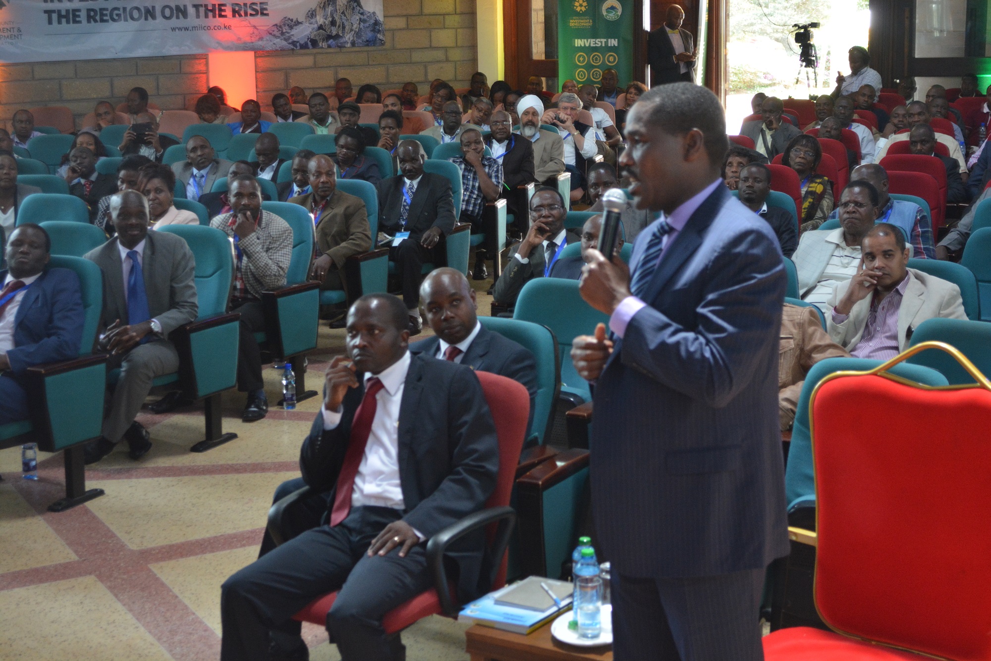 GOVERNOR MUNYA CLOSES INVESTMENT CONFERENCE