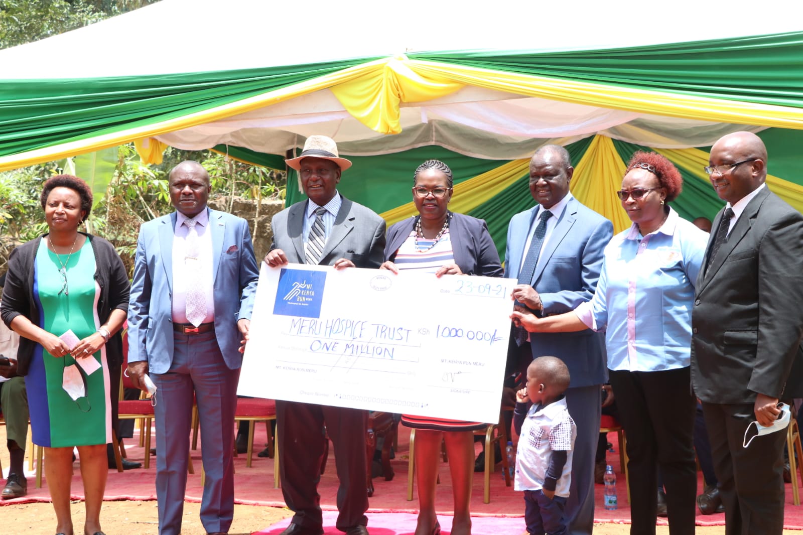 GOVERNOR KIRAITU GIVES SH1 MILLION TO MERU HOSPICE TO AID EFFORTS IN CANCER MANAGEMENT.