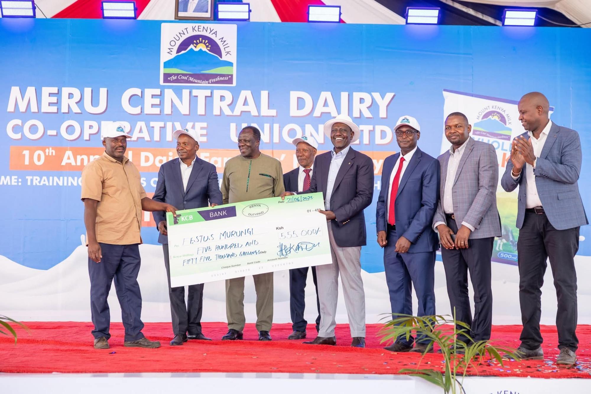 H.E GOVERNOR REV. MUTUMA M'ETHINGIA HOSTS H.E PRESIDENT WILLIAM SAMOI RUTO DURING THE 10TH ANNUAL DAIRY FARMERS FIELD DAY.
